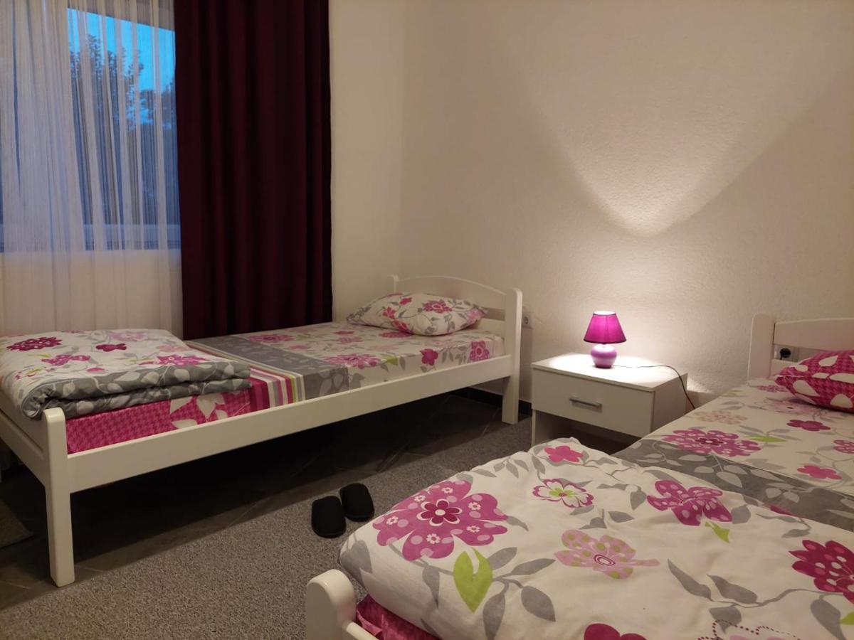 Apartman Amelaa Kulen Vakuf Exteriör bild
