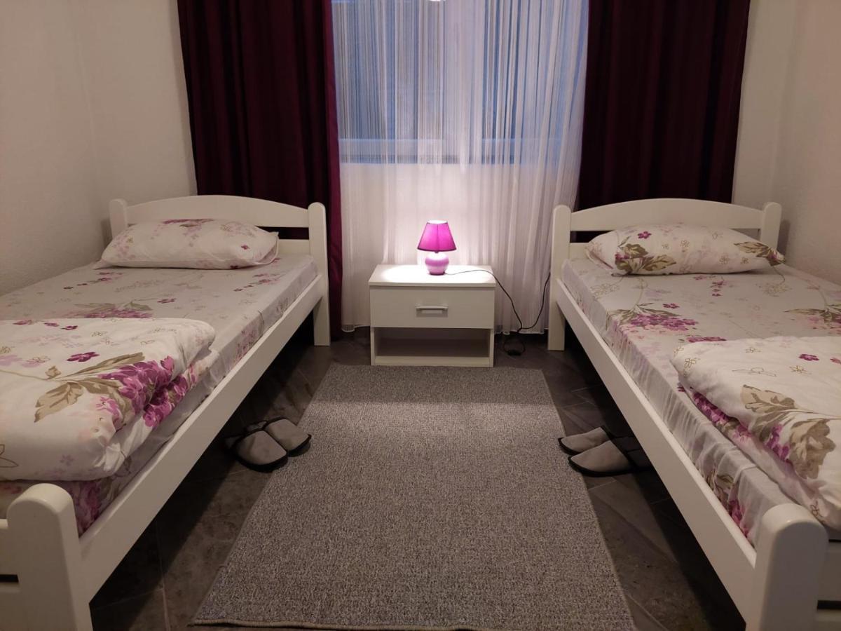 Apartman Amelaa Kulen Vakuf Exteriör bild