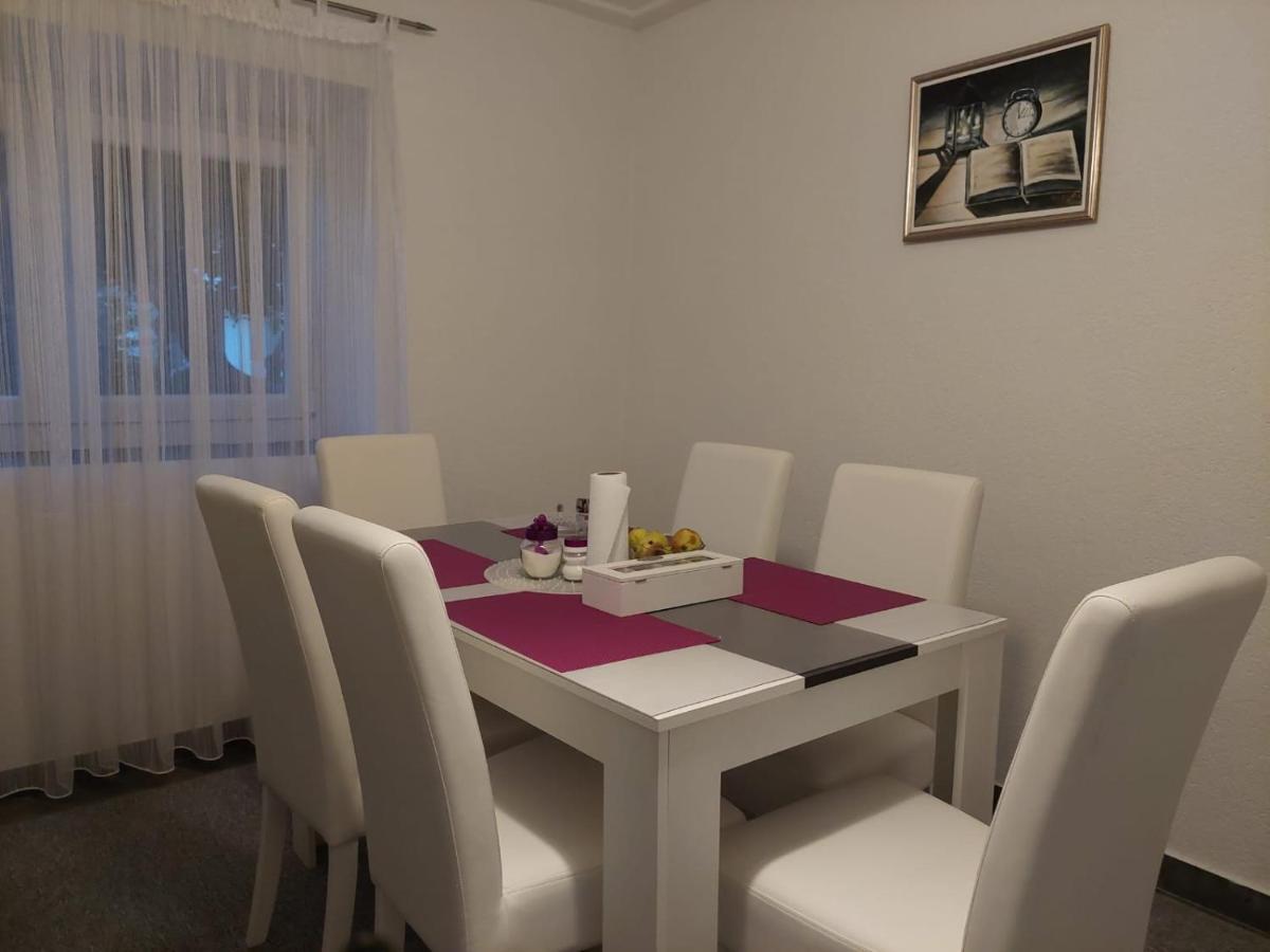 Apartman Amelaa Kulen Vakuf Exteriör bild