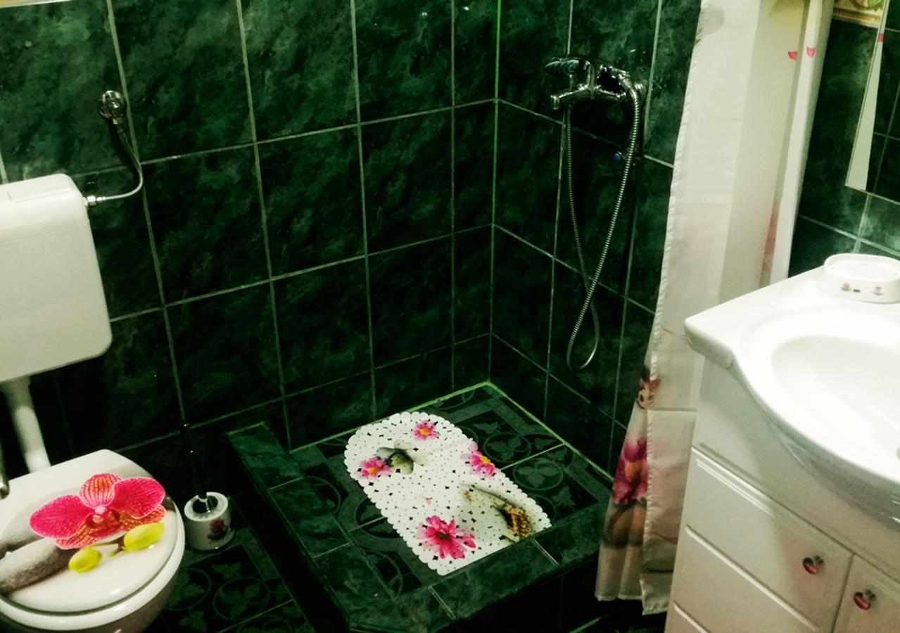 Apartman Amelaa Kulen Vakuf Exteriör bild